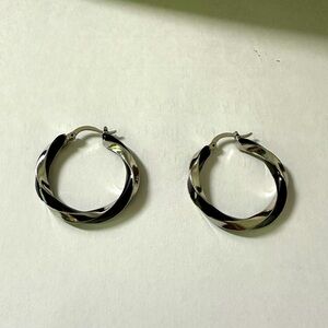 EUC Lia Sophia Twist and Shout hoop earrings